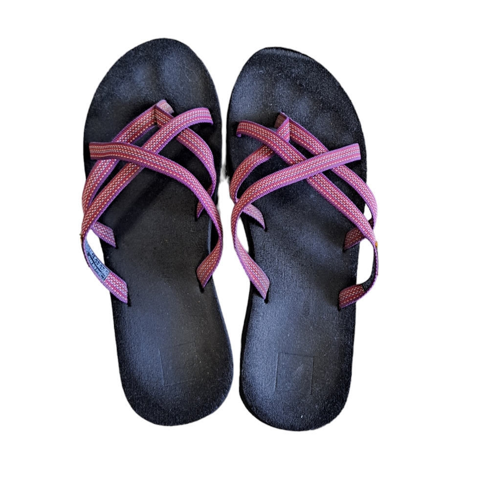 Teva, Ladies flip flop, sz 11, super comfy foot bed, cute color.